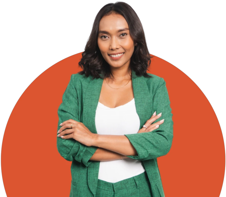 Femme devant un rond orange